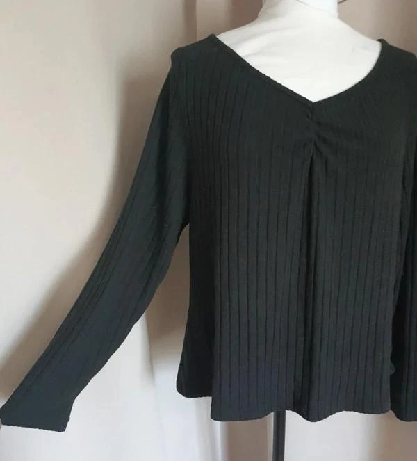 Top negro plisado de manga larga 44/46 - 3XL – photo 2